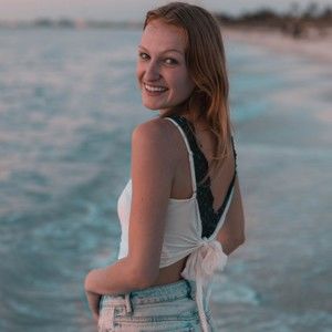 Meet your Posher, Lydia